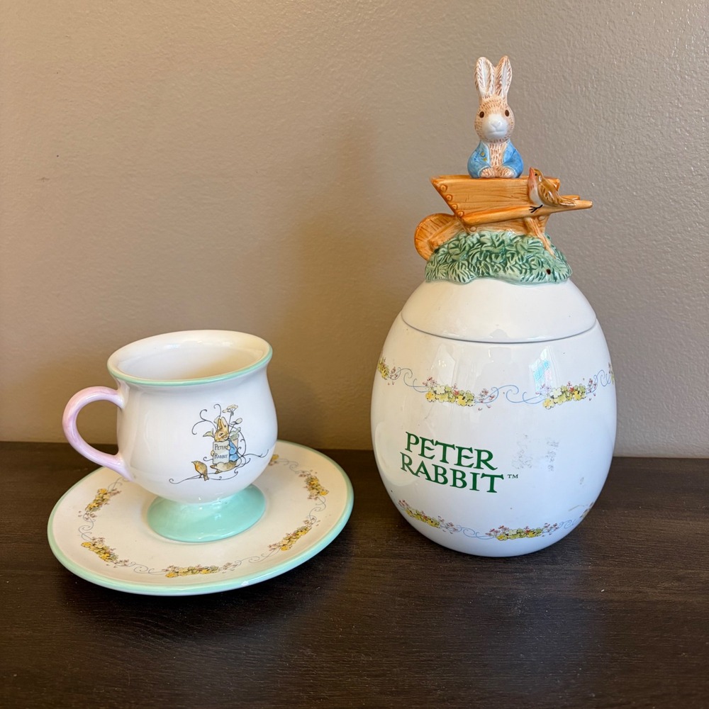 Beatrix‎ Potter Peter Rabbit Teleflora Cookie Jar and Teacup Saucer Set 2003